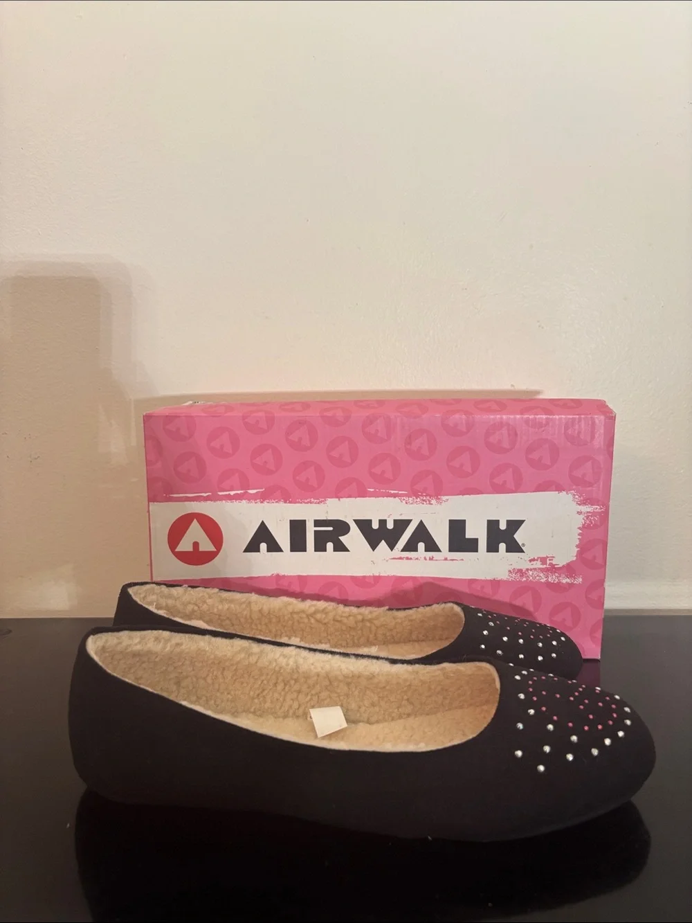 Airwalk‎ Cozy Glam Peace Sign Studded Flats